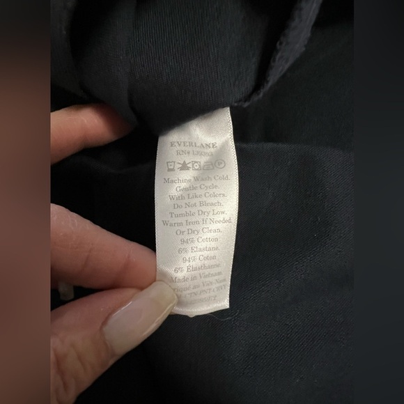 Everlane | The Side Zip | Navy Blue | Pull on Stretch Cropped Pants Size 10 - Picture 5 of 10